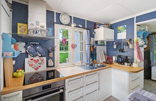 Saint-Chamassy House | Holiday Home “Le Petit Paradis” with Private Terrace, Garden, and Wi-Fi