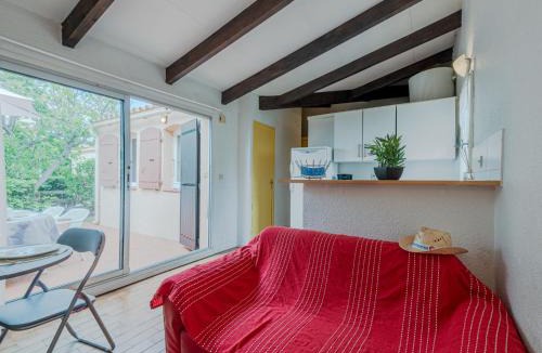 Saint-Cyprien Plage House | Holiday Home Le Hameau des Capellans-6 by Interhome