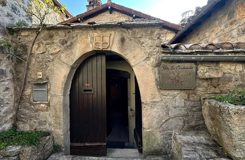 Mostuejouls House | Holiday Home “Le Gîte de la Cardabelle”