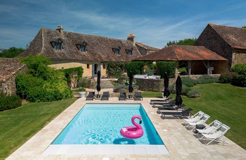 Sainte Croix de Beaumont House | Holiday Home 'Le Mas' with Private Pool, Private Terrace and Wi-Fi