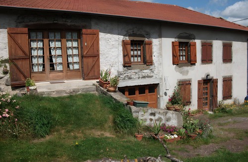 Blanzac House | Holiday Home 'Le Paillassou' with Mountain View and Wi-Fi