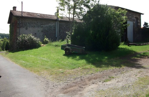 Blanzac House | Holiday Home 'Le Paillassou' with Mountain View and Wi-Fi