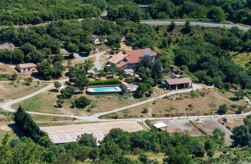 Rieussec House | Holiday Home 'Le Percheron, Le Pont De Calmel' with Mountain View, Shared Pool and Private Terrace