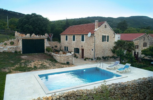 Drnis House | Holiday Home Leptir