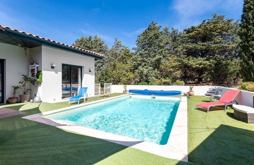 Treilles House | Holiday Home Les Garrigues with Private Pool, Wi-Fi, and Air Conditioning