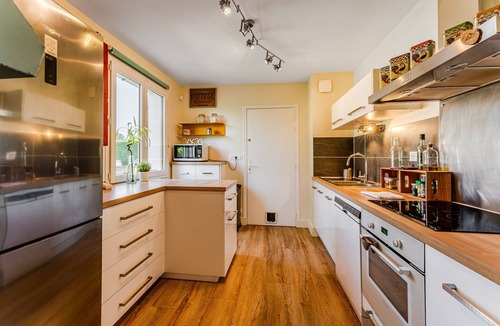 Mios House | Holiday Home “Les Mimosas” with Private Terrace, Wi-Fi and Air Conditioning