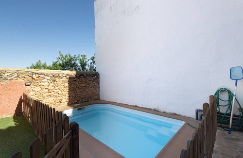 Sant Jaume dels Domenys House | Holiday Home 'Les Orenetes Casa Rural' with Mountain View, Private Pool and Wi-Fi