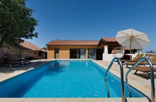 Drnis Villa | Holiday home Lišnjak by Villas Guide