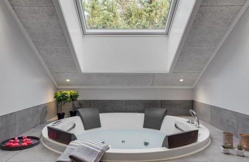Hou House | Holiday Home Lilie - 270m from the sea by Interhome