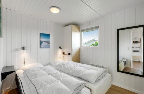 Bjerregard Strand House | Holiday Home Lill - 50m from the sea by Interhome