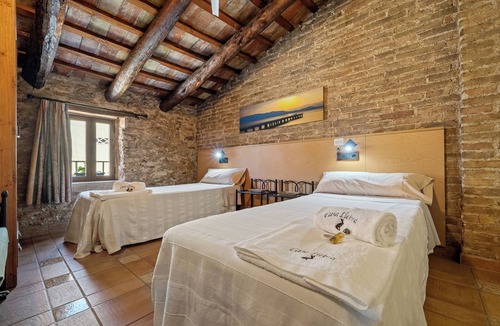 Roquetes House | Holiday Home 'Llebra 2' with Private Terrace, Wi-Fi and Air Conditioning