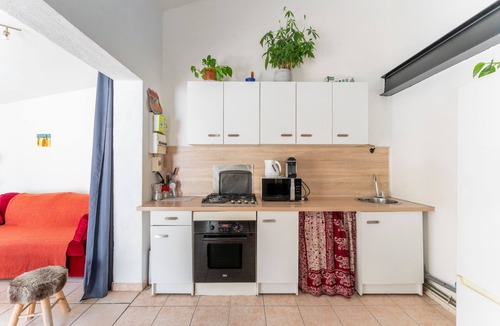 Uchaud House | Holiday Home 'Loft Des Cigales' with Private Pool and Private Terrace