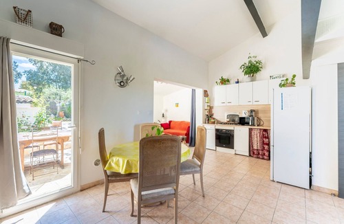 Uchaud House | Holiday Home 'Loft Des Cigales' with Private Pool and Private Terrace