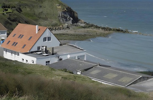 Audinghen House | Holiday Home 'Logement Face Mer' with Sea View