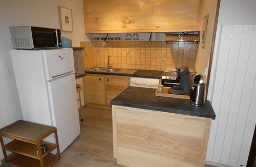 Prechac House | Holiday Home “L’oustal De Préchac” with Mountain View, Private Terrace and Wi-Fi