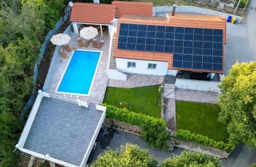 Zmijavci Villa | Holiday Home Lucija