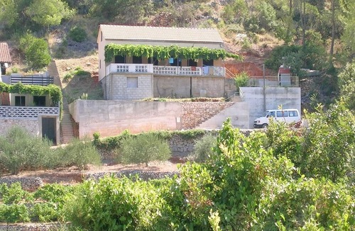 Jelsa House | Holiday home Luka, (13606), Jelsa, hr