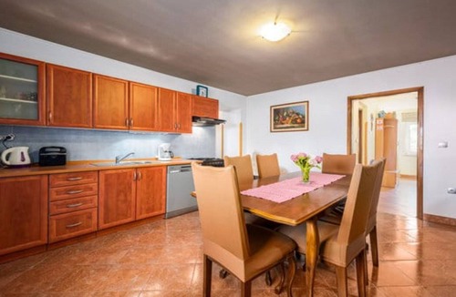 Gajana House | Holiday Home Luna - Holiday Home