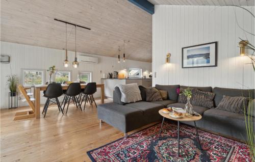 Pedersker House | Holiday Home Møllestien