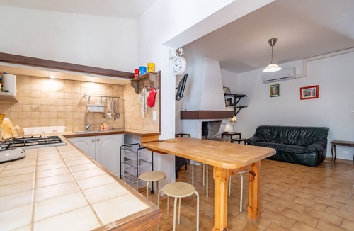 Port-la-Nouvelle House | Holiday Home 'Maison T3' with Terrace and Air Conditioning