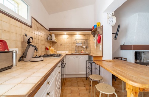 Port-la-Nouvelle House | Holiday Home 'Maison T3' with Terrace and Air Conditioning