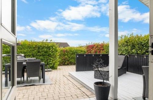 Skastrup Strand House | Holiday Home Maaria - 400m from the sea by Interhome