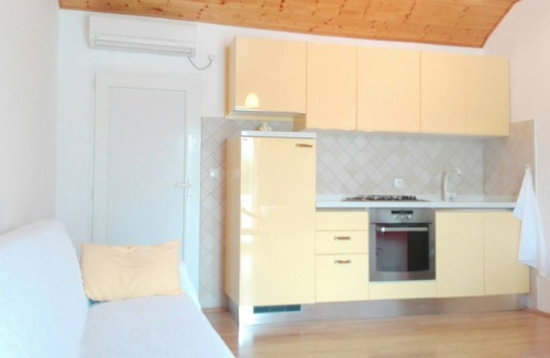 Kolocep Island Apartment | Holiday Home Maćus-One Bedroom Apartment with Balcony