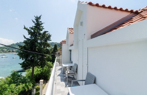 Kolocep Island Apartment | Holiday Home Maćus-One Bedroom Apartment with Balcony