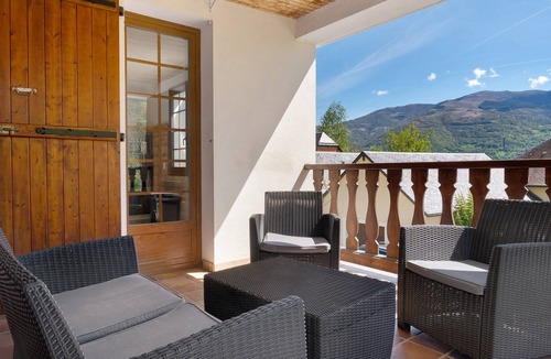 Argeles Gazost House | Holiday Home 'Maison L'arrieulat' with Mountain View, Shared Terrace and Wi-Fi