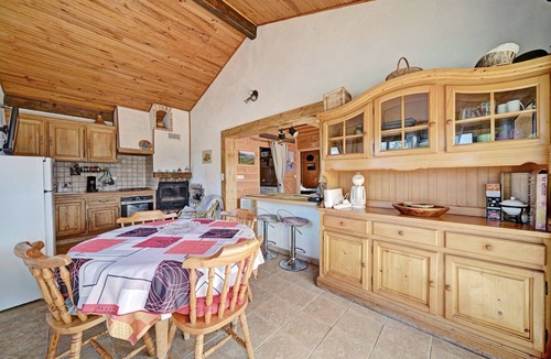 Saint-Girons House | Holiday Home "Maisonnette à la Campagne Ariège" with Shared Garden