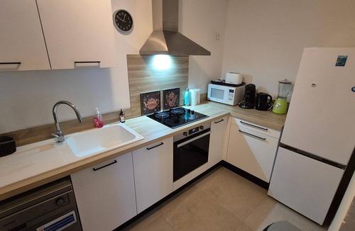 Paulhan House | Holiday Home 'Maison De Village' with Balcony