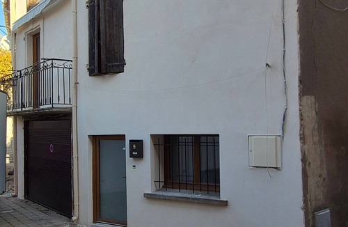 Paulhan House | Holiday Home 'Maison De Village' with Balcony