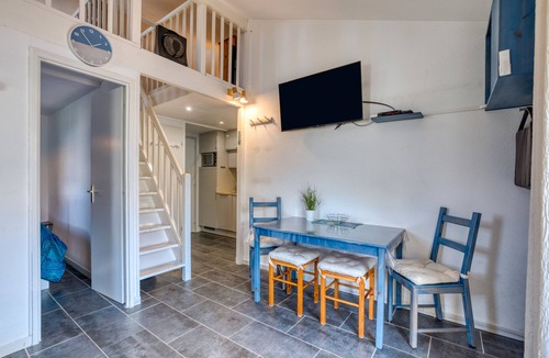 Frontignan House | Holiday Home 'Maison Frontignan Plage' with Private Pool, Wi-Fi and Air Conditioning