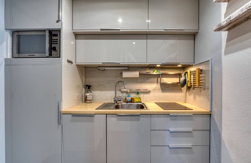 Frontignan House | Holiday Home 'Maison Frontignan Plage' with Private Pool, Wi-Fi and Air Conditioning