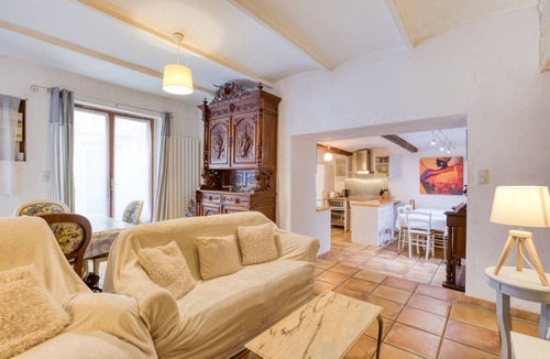 Marsillargues House | Holiday Home 'Maison En Petite Camargue' with Shared Terrace and Wi-Fi
