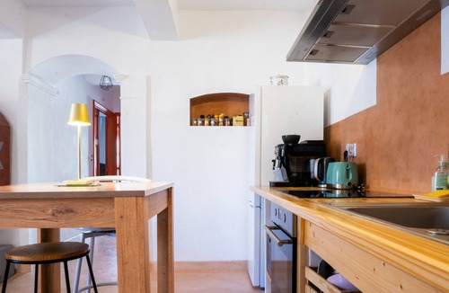 Mirepeisset House | Holiday Home 'Maison Ocre' with Wi-Fi