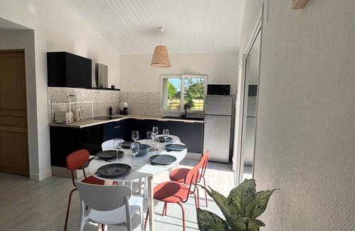 Sainte-Foy House | Holiday Home 'Maison Proche Vendée Globe 6p' with Private Terrace and Air Conditioning
