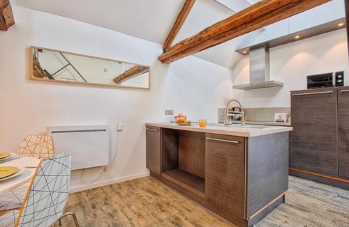 Sommervieu House | Holiday Home 'Maison 6p Jardin - Bayeux Et D-Day'