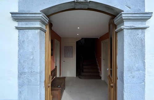 Salles House | Holiday Home 'Maison Le Pic Vert' with Mountain View, Private Terrace and Wi-Fi