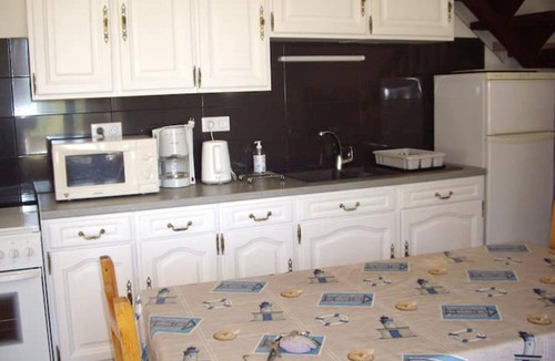 Bages House | Holiday Home 'Maison Vacances Mer' with Lake View and Private Terrace