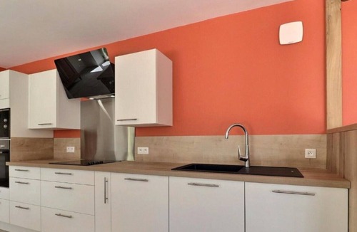 Amanlis House | Holiday Home 'Maison' with Private Terrace and Wi-Fi