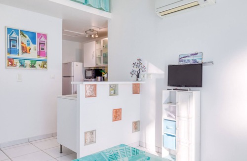 Lattes House | Holiday Home 'Maisonnette 37 m²' with Private Terrace and Wi-Fi