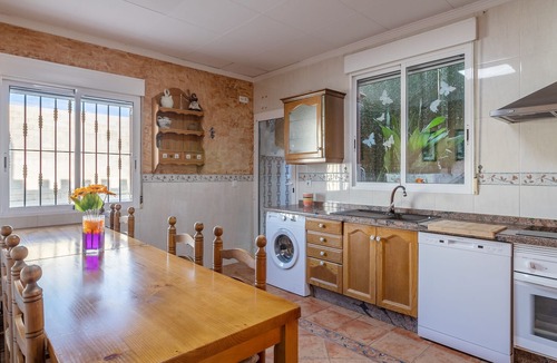 Alicante House | Holiday Home 'Mar De Ilusiones' with Wi-Fi and Air Conditioning