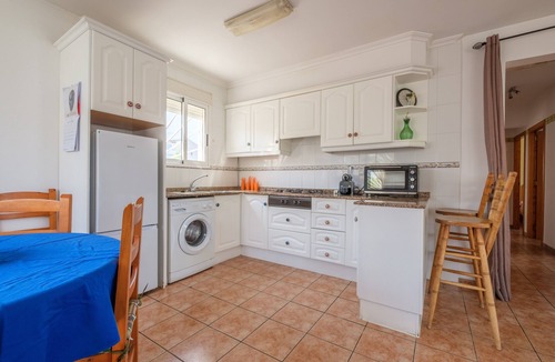 Vinaros House | Holiday Home 'Marblau 3' with Pool, Garden and Air Conditioning