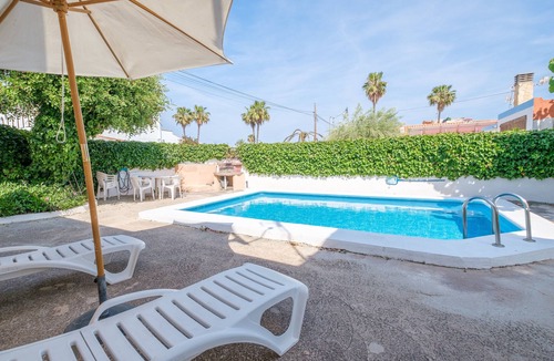 Vinaros House | Holiday Home 'Marblau 3' with Pool, Garden and Air Conditioning