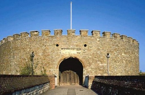 Deal House | Holiday Home Marina by Interhome