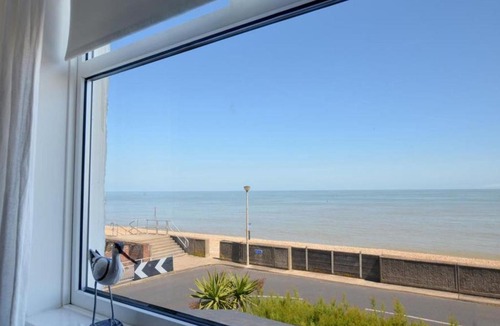 Deal House | Holiday Home Marina by Interhome