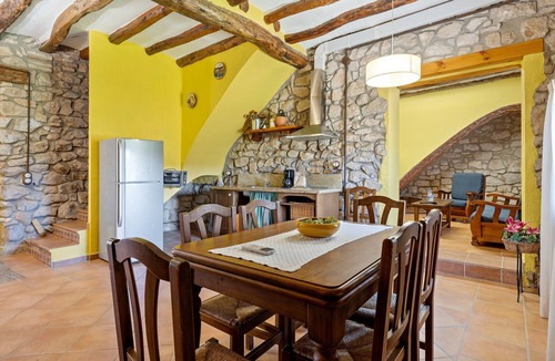 Flix House | Holiday Home 'Mas De Sisco' with Mountain View, Wi-Fi and Air Conditioning