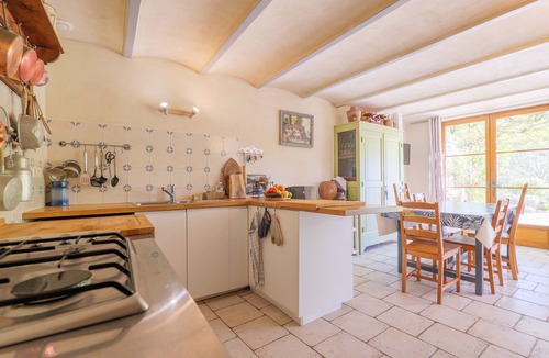 Courry House | Holiday Home 'Mas Du Tilleul' with Private Pool, Private Terrace and Wi-Fi
