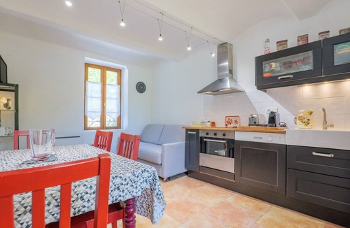 Courry House | Holiday Home 'Mas Du Tilleul' with Private Pool, Private Terrace and Wi-Fi